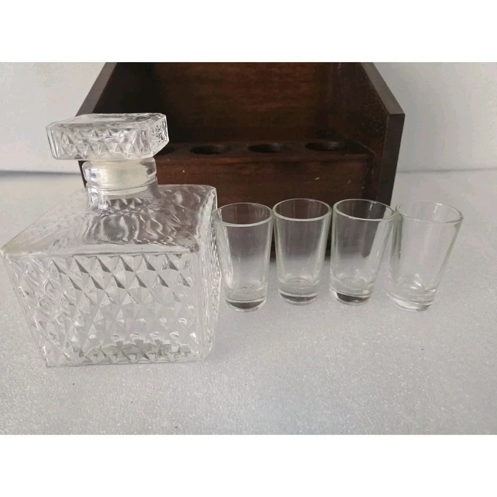VINTAGE MID CENTURY WOODEN MINI LIQUOR BAR CABINET With Shot Glasses And Bottle